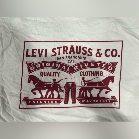 Levi’s oversized T - Picture 2 of 4